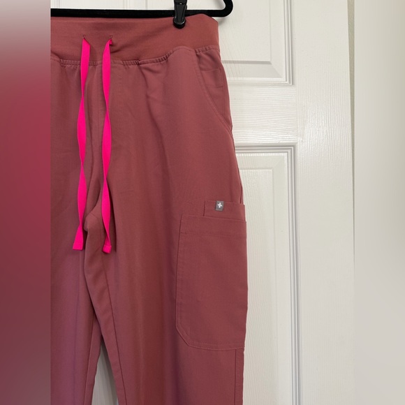 FIGS High Waisted Yola Skinny Scrub Pants | Size Large - Picture 2 of 7